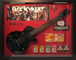30 shadowbox black guitar